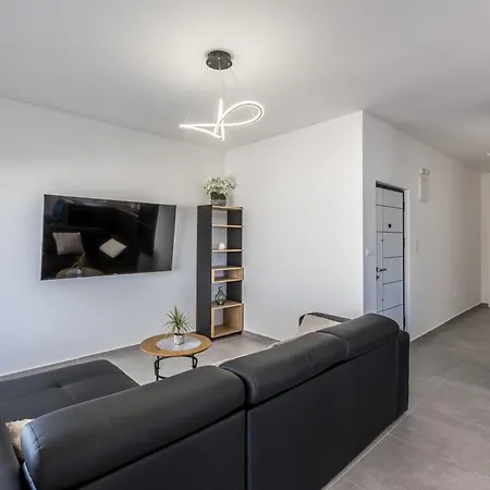 Rafael Apartment