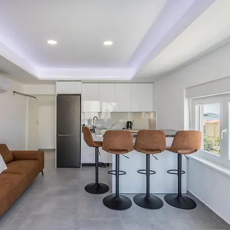 Rafael Apartment