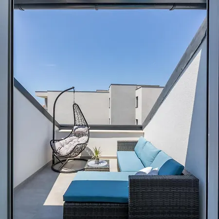 Rafael Apartment *