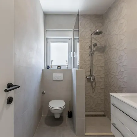 Rafael Apartment