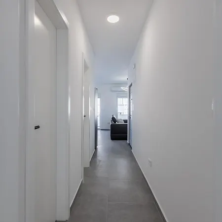 Rafael Apartment Zecevo